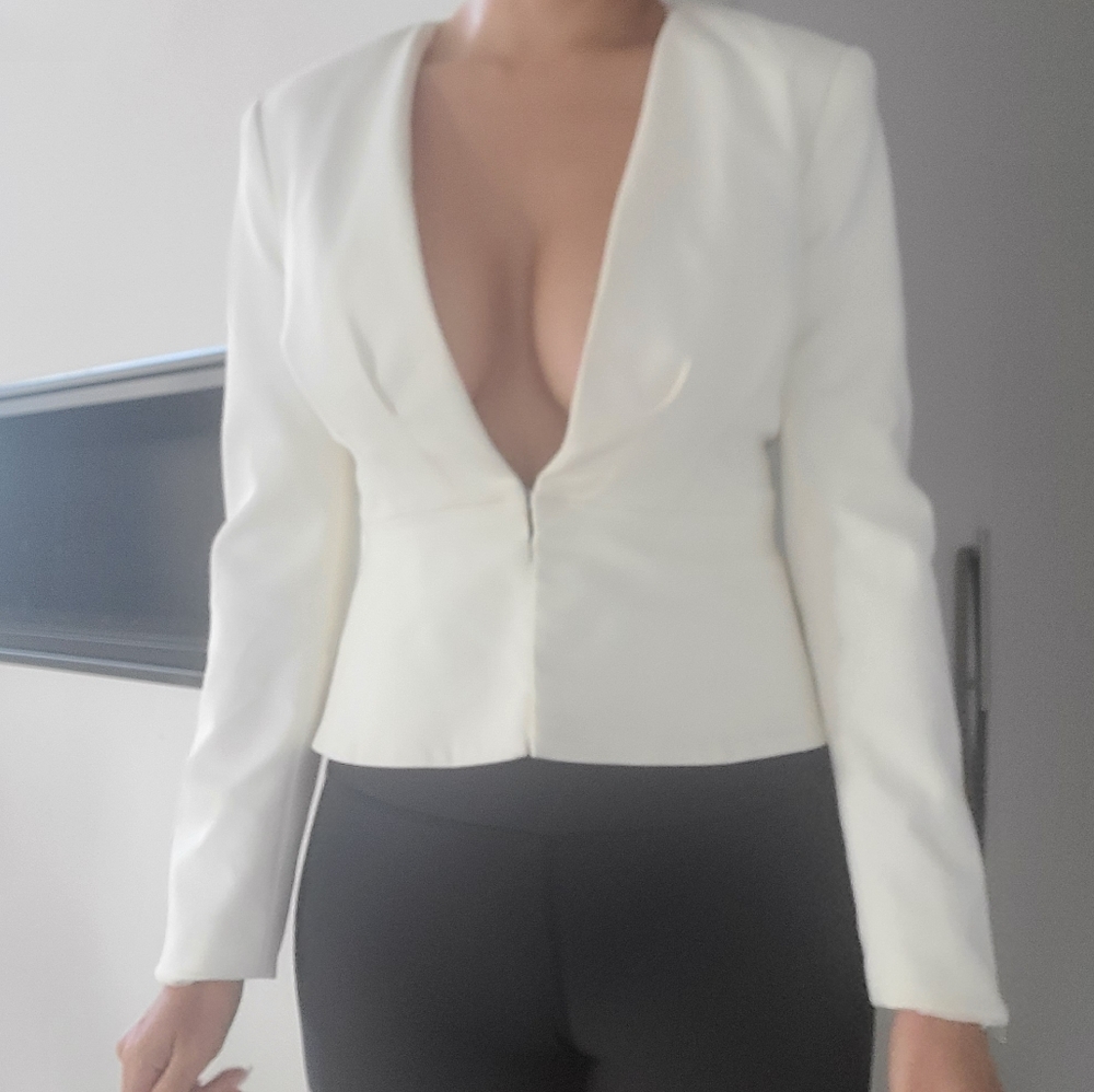 Bebe crop blazer
